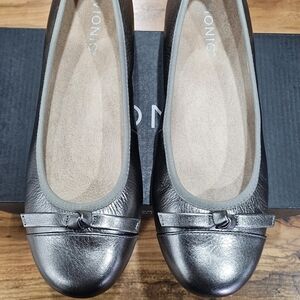 Vionic Amorie Women's Metallic Flats